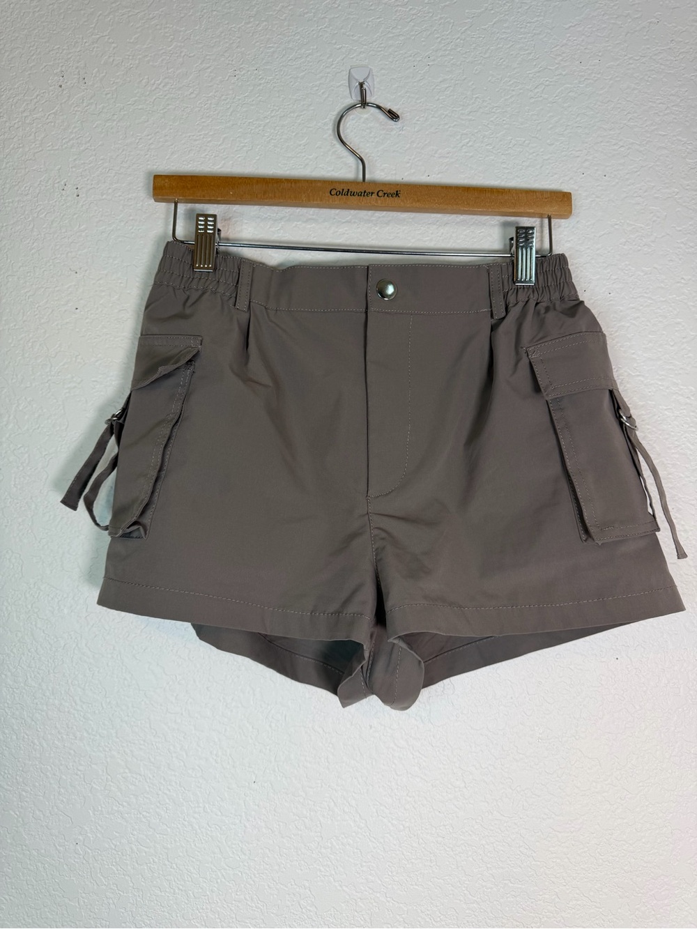 Love Tree 4 Pocket Cargo Shorts w/ Silver D-Ring Strap Closure, Taupe Gray, M